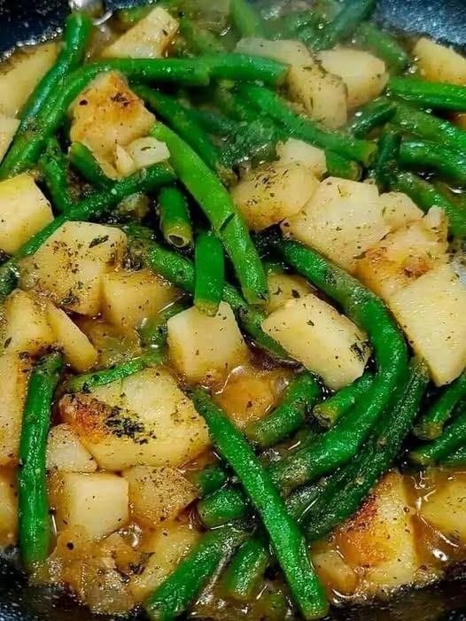 🥔 Fresh Snapped Green Beans & Potatoes