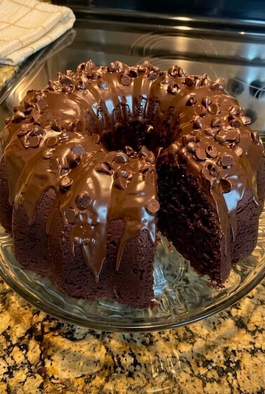 Nestlé Toll House Death by Chocolate Cake