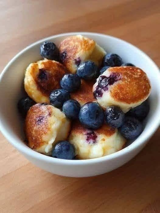 Blueberry Cottage Cheese Pancake Bites